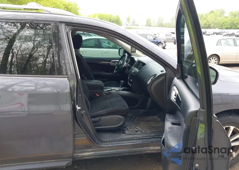 2013 Nissan Pathfinder Sv z USA, uszkodzony, nr VIN 5N1AR2MM3DC664568